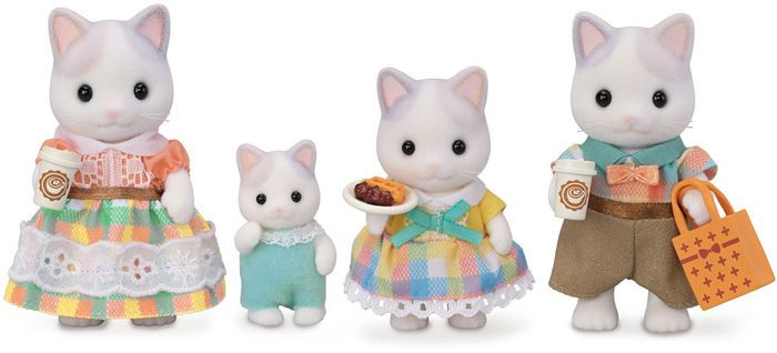 Calico Critters Latte Cat Family by EPOCH EVERLASTING PLAY