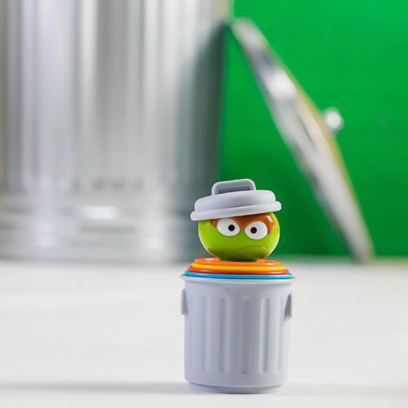 Sesame Street Oscar the Grouch's Stacking Cans