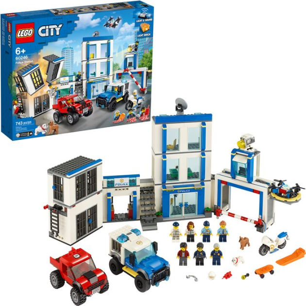 budget bronze rutine LEGO City Police Police Station 60246 by LEGO | Barnes & Noble®