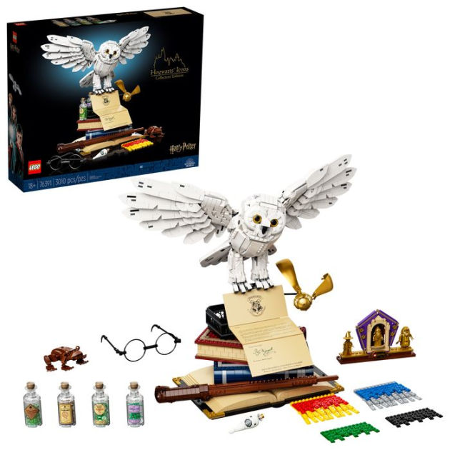 LEGO Harry Potter Hogwarts Icons - Collectors' Edition 76391 by LEGO  Systems Inc.