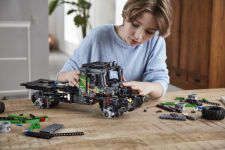 Alternative view 3 of LEGO® Technic 4x4 Mercedes-Benz Zetros Trial Truck 42129