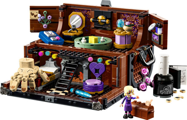 LEGO Wednesday Thing's Apartment 76785