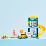 Alternative view 3 of LEGO Bluey Playground Fun with Bluey and Chloe 11201