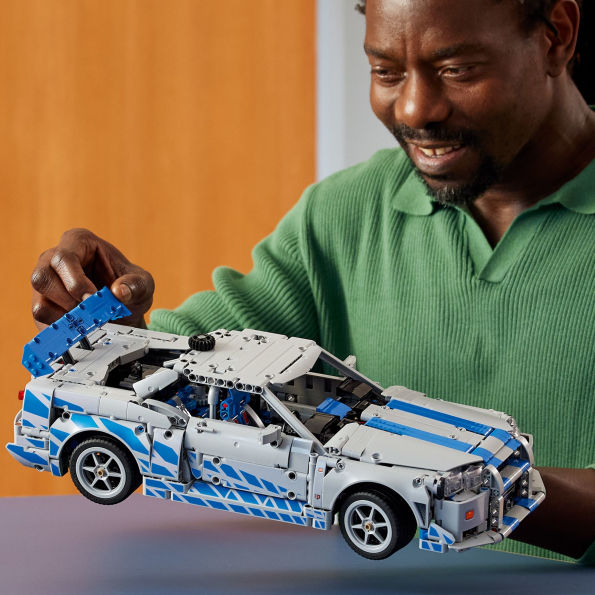 LEGO Technic 2 Fast 2 Furious Nissan Skyline GT-R (R34) Car 42210