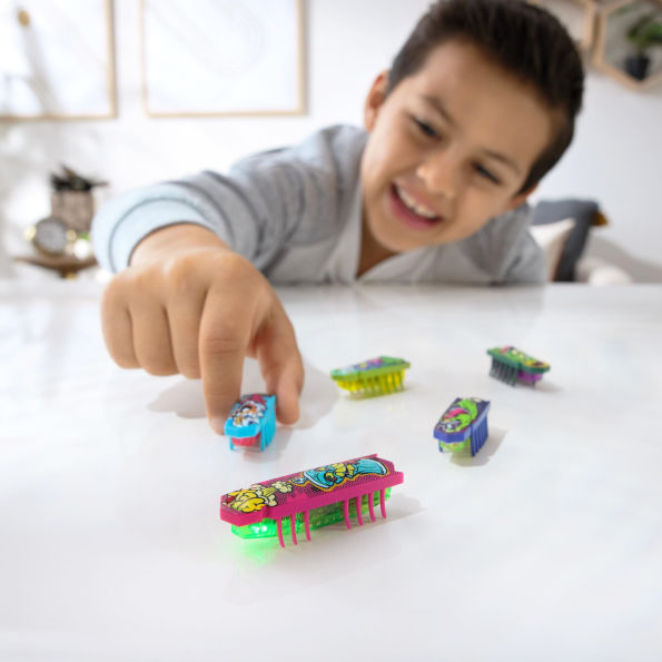 Hexbugs BOTS Nano 5 Pack, 4 Nano Bugs with Bonus Flash Nano, Sensory Toys for Kids & Cats with Vibration Technology, Insect Toys & Mini Robot Toy for Kids Ages 3 & Up