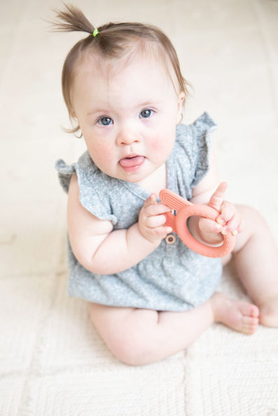 BUNNY RATTLE TEETHER