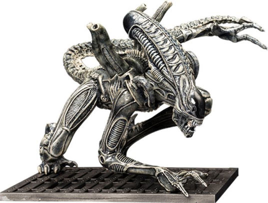 Alien Warrior Drone ArtFX+ Statue