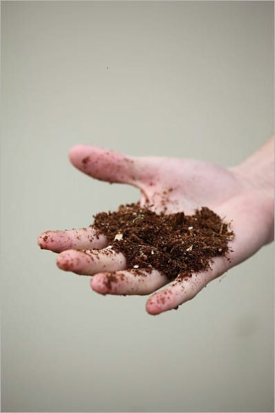 Making a Compost Pile: Time To Get Your Hands Dirty!!