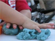 949 Craft Recipes, Tips, Ideas and Fun Things to do with Kids (342 Pages) - PLAY DOUGH, SOAP BUBBLES, NO COOK PASTE, SHAVING-SOAP FINGER PAINTS, FLOUR AND WATER FINGER PAINT, FLOUR AND WATER FINGER PAINT, CLAY, SPOOL KNITTER, KNITTER PICK, and many more..