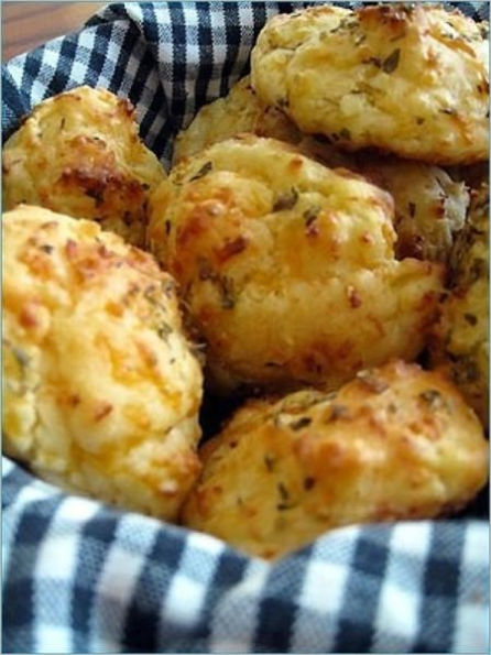Cheesy Garlic Biscuits a la Red Lobster – Step by Step Easy Recipe