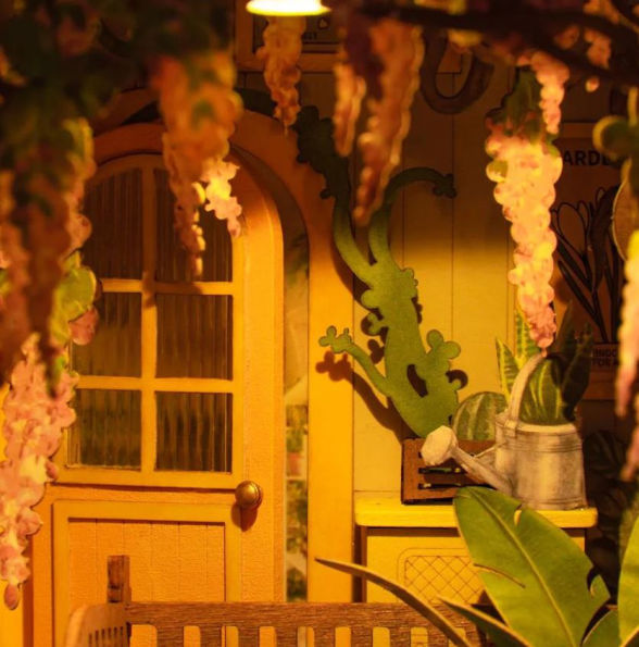 DIY Book Nook of Garden House