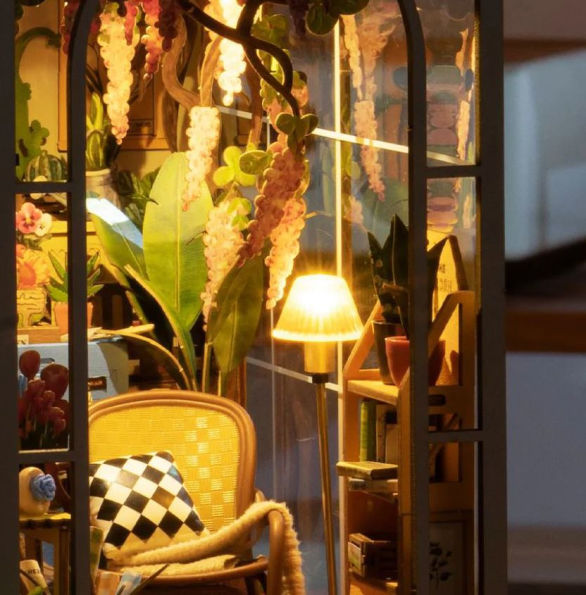 DIY Book Nook of Garden House