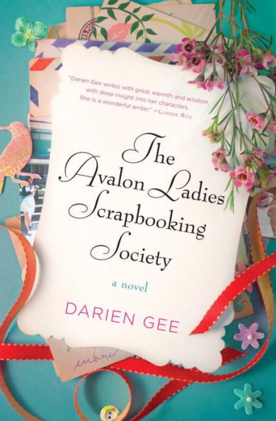 The Avalon Ladies Scrapbooking Society: A Novel