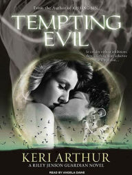 Tempting Evil (Riley Jenson Guardian Series #3)