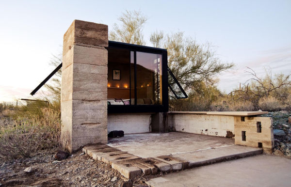 Microshelters: 59 Creative Cabins, Tiny Houses, Tree Houses, and Other Small Structures