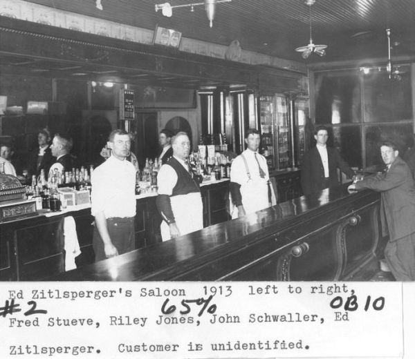 Gentlemen Bootleggers: The True Story of Templeton Rye, Prohibition, and a Small Town in Cahoots