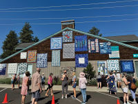 Alternative view 5 of Sisters, Oregon-Five Decades of Quilting in America
