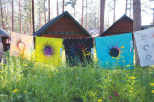 Alternative view 6 of Sisters, Oregon-Five Decades of Quilting in America