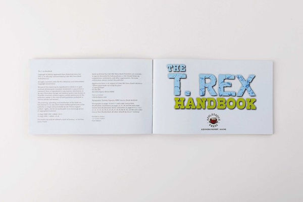 Dinosaurs: 550-Piece Jigsaw Puzzle & Book: A 550-Piece Family Jigsaw Puzzle Featuring the T-Rex Handbook!
