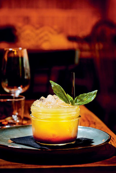 Quick Cocktails: 55 Step-by-Step Recipes Using 5 Ingredients or Less