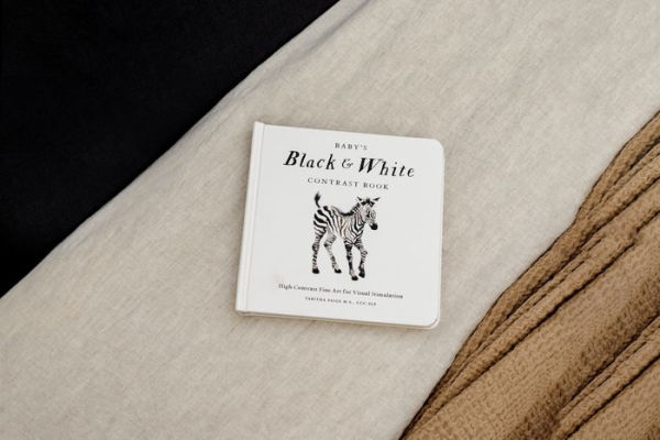 Baby's Black and White Contrast Book: High-Contrast Art for Visual Stimulation at Tummy Time