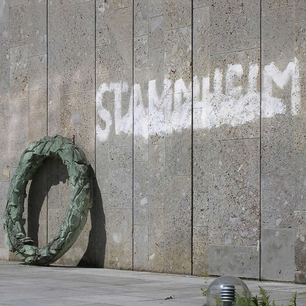 Memorials: Betrachtungen ber Denk-Male in unserer Zeit