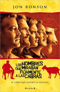 Hombres que miraban fijamente a las cabras