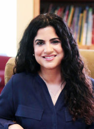 Hena Khan discusses & signs DRAWING DEENA