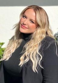 Anna Todd discusses & signs THE BURNING