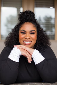 Angie Thomas discusses & signs NIC BLAKE AND THE REMARKABLES, her middle grade debut!