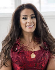 Comedian and disability activist, Maysoon Zayid, discusses & signs SHINY MISFITS, a graphic novel