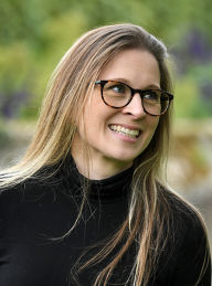Kristen Perrin celebrates HOW TO SOLVE YOUR OWN MURDER