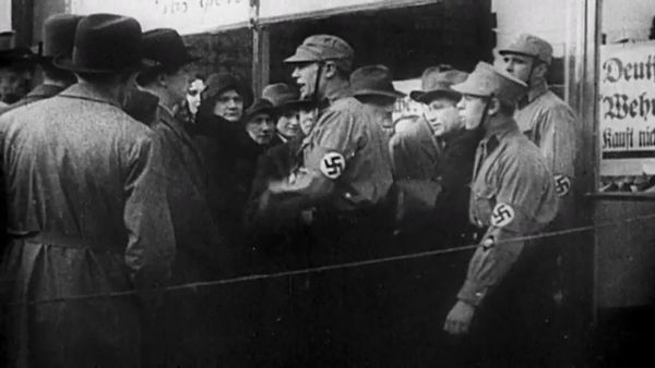 Ken Burns: The U.S. and the Holocaust: A Film by Ken Burns, Lynn