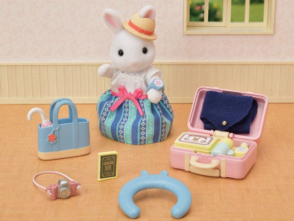 Calico Critters Snow Rabbit Mother's Weekend Travel Set, Dollhouse Playset with Figure and Accessories