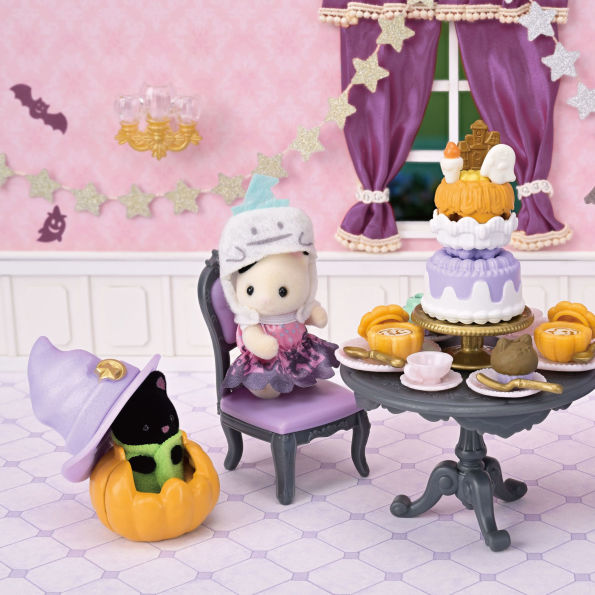 Calico Critters Halloween Surprise Party Set