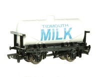 Title: Bachmann Trains Thomas & Friends Tidmouth Milk Tank- HO Scale Train