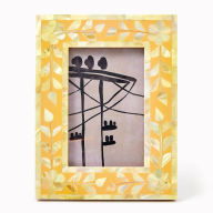 Title: Yellow Shell Patterned Frame