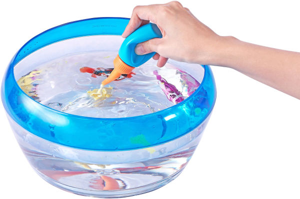 Robo Fish robotic swimming pets Fish Tank Playset by Zuru