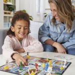 Alternative view 9 of Clue Junior Game