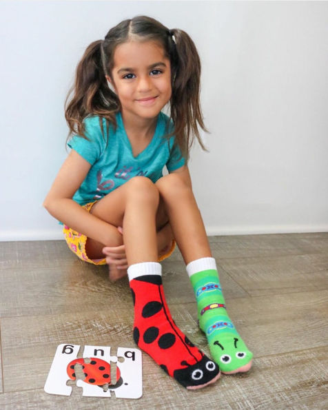 Match It! 20 Self-Correcting Spelling Puzzle for Three and Four Letter Words with Matching Images