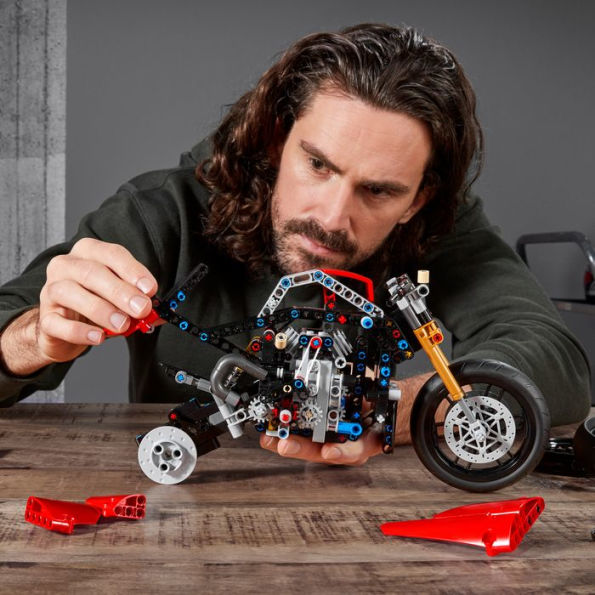 LEGO Technic Ducati Panigale V4 R 42107 (Retiring Soon)
