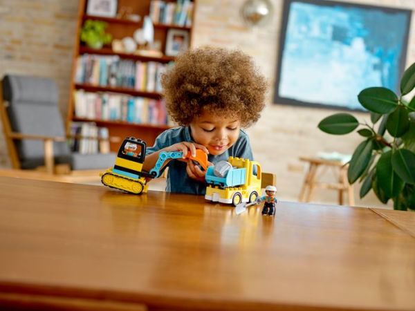 Duplo truck and online tracked excavator