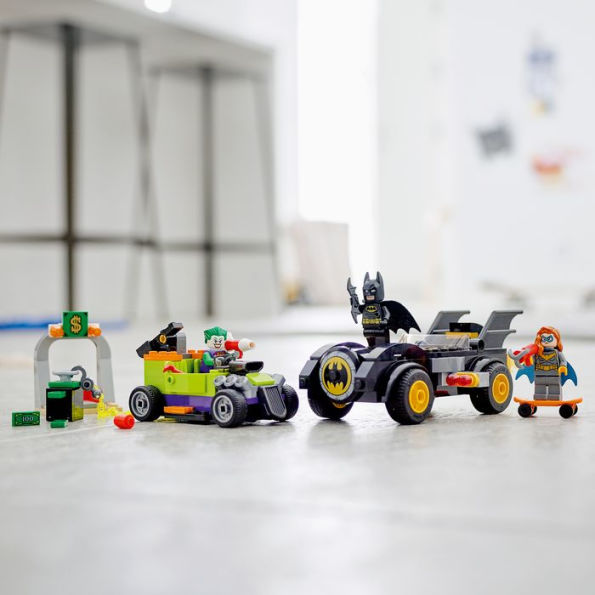 LEGO Super Heroes Batman vs. The Joker: Batmobile Chase 76180 (Retiring Soon)