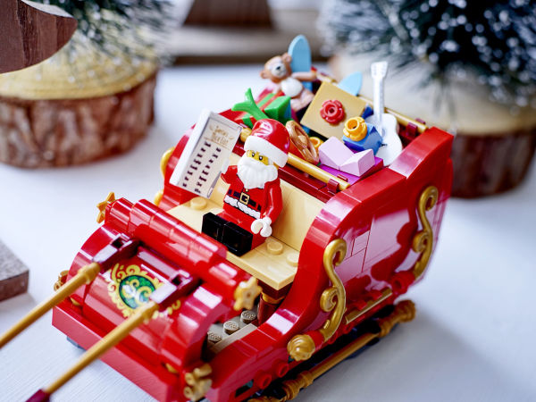 LEGO Iconic Santa's Sleigh 40499