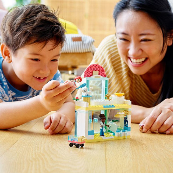 LEGO Friends Pet Clinic 41695 (Retiring Soon)