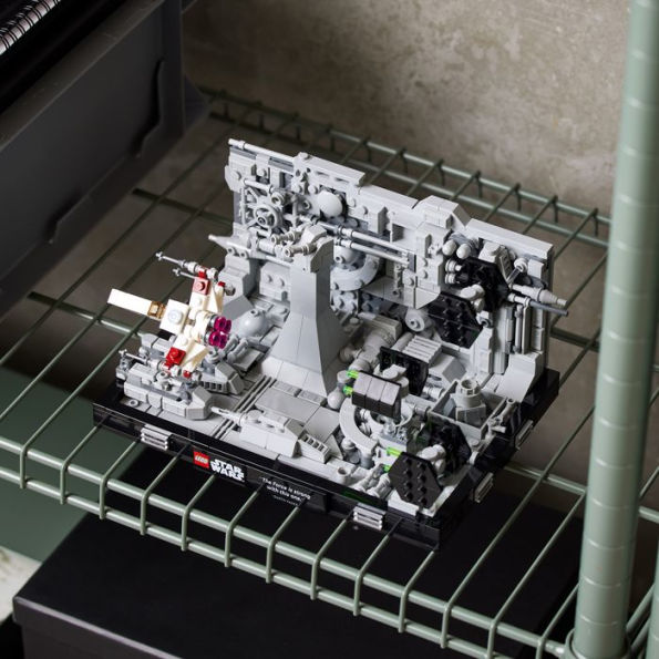 Display case for LEGO® Star Wars™ Death Star Trench Run Diorama (75329 —  Wicked Brick