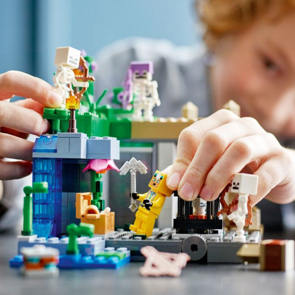 LEGO® Minecraft The Skeleton Dungeon 21189 (Retiring Soon)