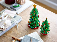 Alternative view 4 of LEGO Iconic Christmas Tree 40573
