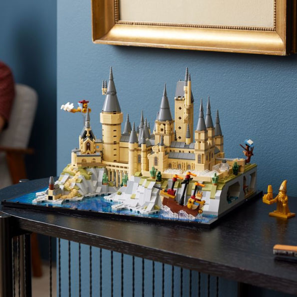 LEGO Harry Potter 76419 Hogwarts Castle with Castle Grounds