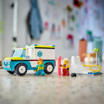 Alternative view 5 of LEGO® City Great Vehicles Emergency Ambulance and Snowboarder 60403 (Retiring Soon)